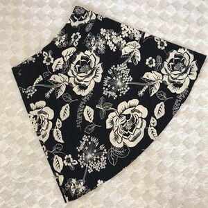 Old Navy Black And White Skirt